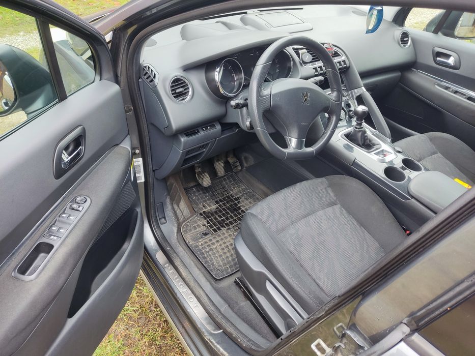 Peugeot 3008 2010 року