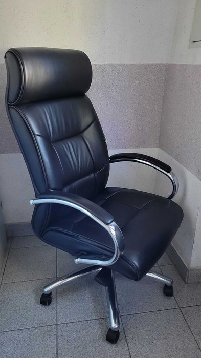 Fotel biurowy, skóra naturalna.