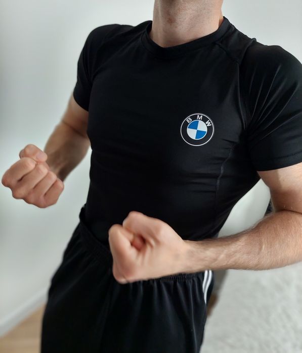 Czarny t-shirt bmw