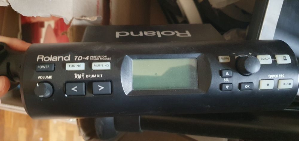 Барабанна установка Roland TD-4