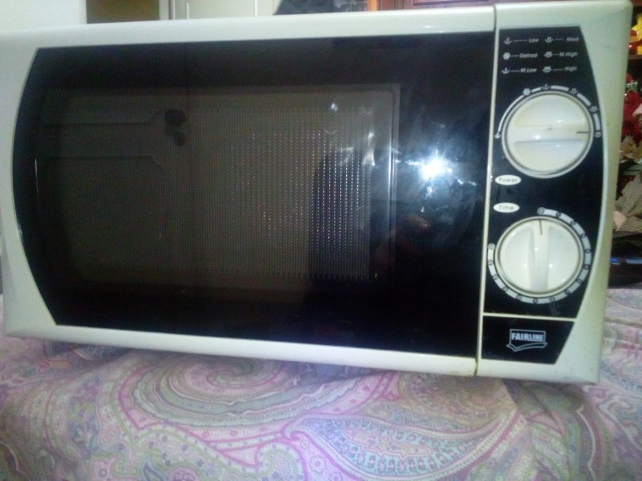 Vendo 2 microondas estado novo 30€