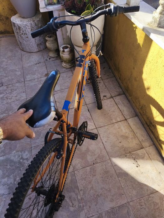 Bicicleta  média