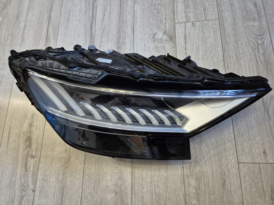 Фара права Audi Q8 2019-2023 USA