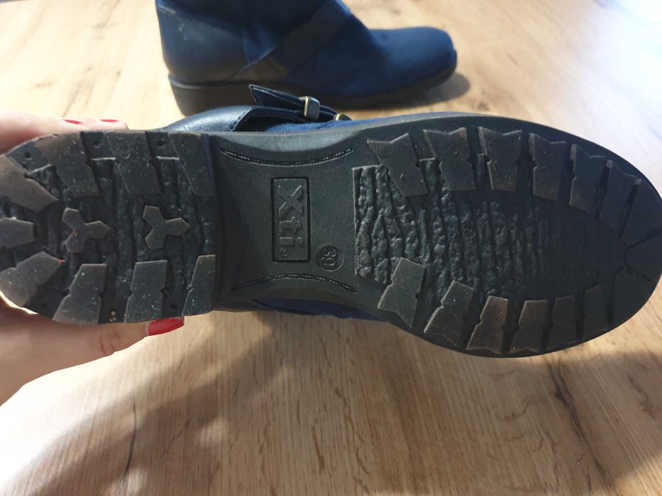 Ocieplane, granatowe botki, trapery, Xti, rozmiar 39