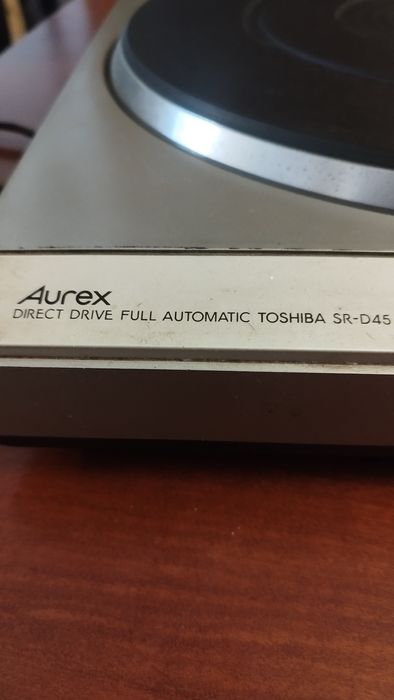Gira Discos marca AUREX Full Automatic TOSHIBA SR-D45