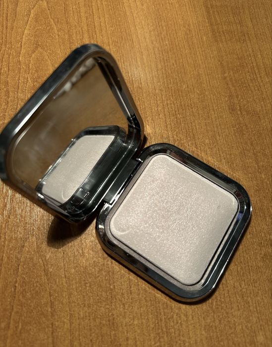 KIKO хайлайтер для обличчя