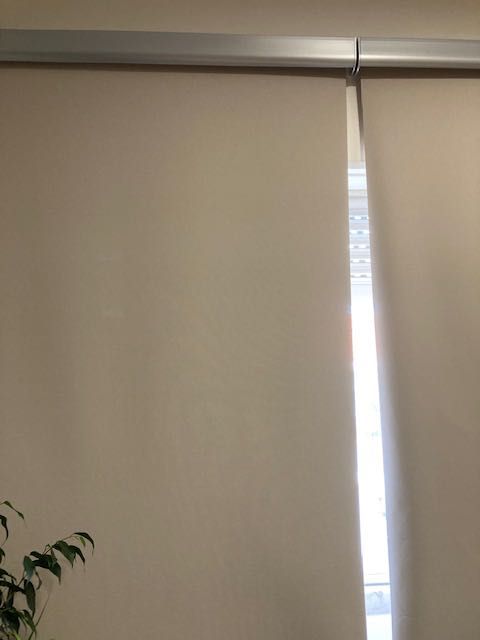 Estore de correr opaco da IKEA