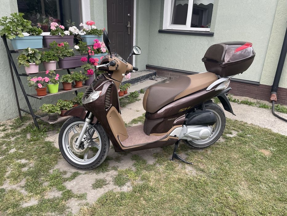 Скутер Honda sh125
