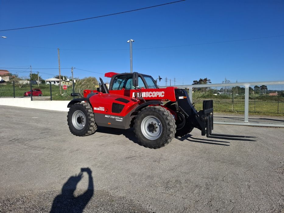 Manitou MLT 735 com matrícula