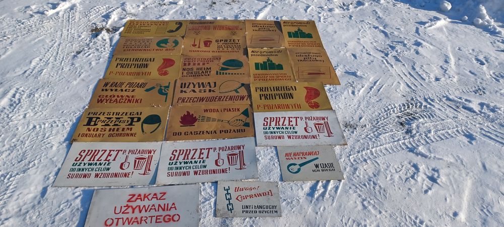 Stare tablice informacyjne BHP i instrukcje
