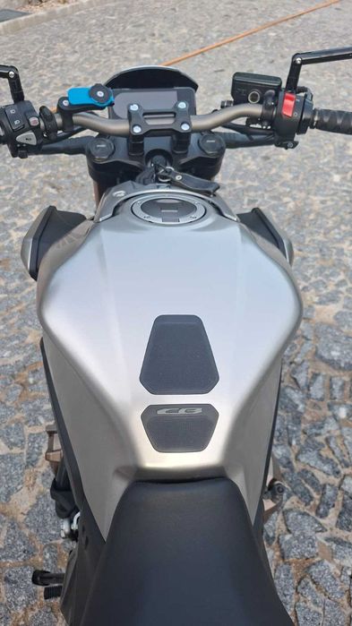 Honda CB650R | 2020 | 12.000 km | Vários Extras