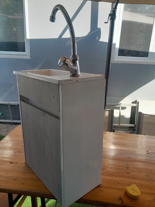 Vendo Lavatório de casa de banho 40x22cm