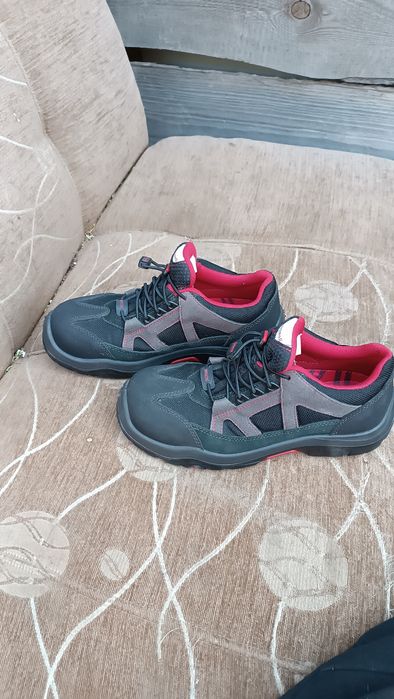 Buty robocze  jak  nowe 41