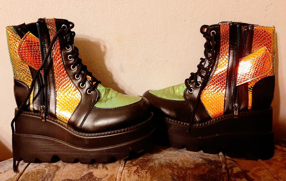 Buty na koturnie, 24cm