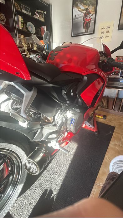 Ducati Panigale - V2 - 2021