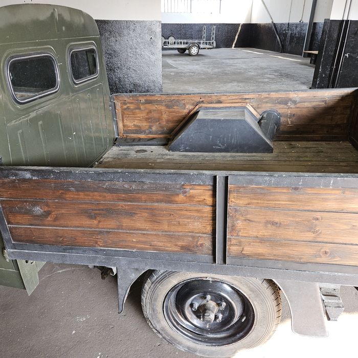 Peugeot 202 Camionnette com 78 anos (1948) – Clássico a Circular