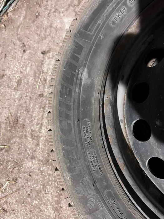 Pneus MICHELIN C/jante 205/65R16