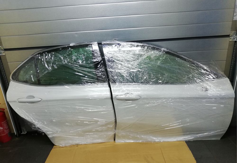 Дверь передняя и задняя кузовные Toyota camry V70