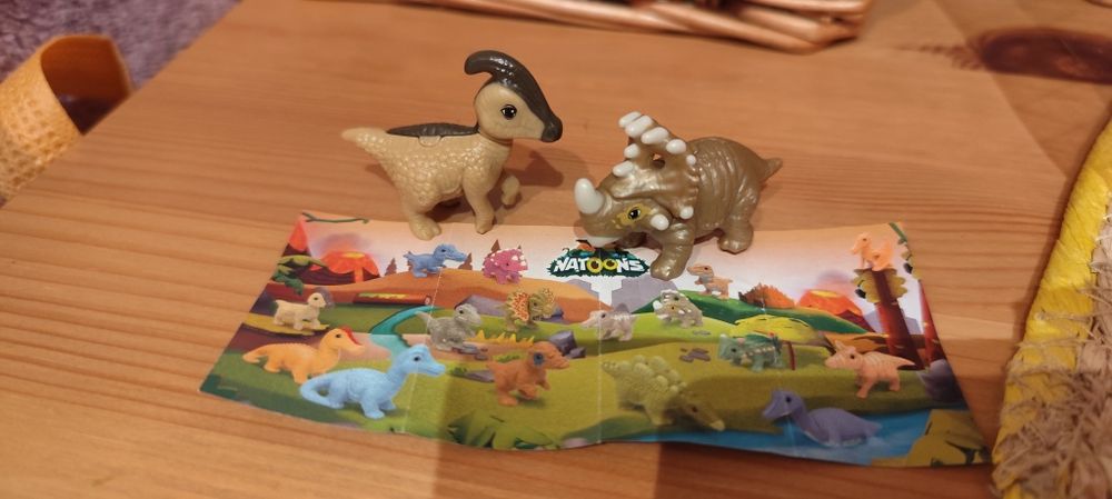 Natoons dinozaury Kinder jajko niespodzianka