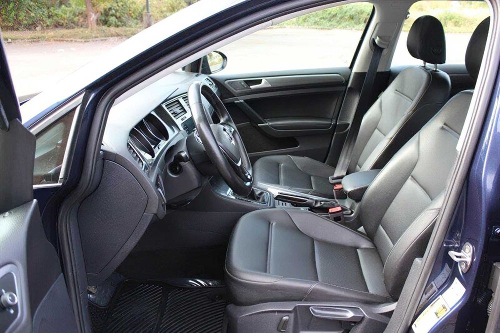 Volkswagen Golf      2018