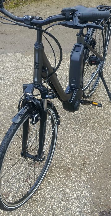 Rower elektryczny TRIUMPH  STAN JAK NOWY przebieg  33 km