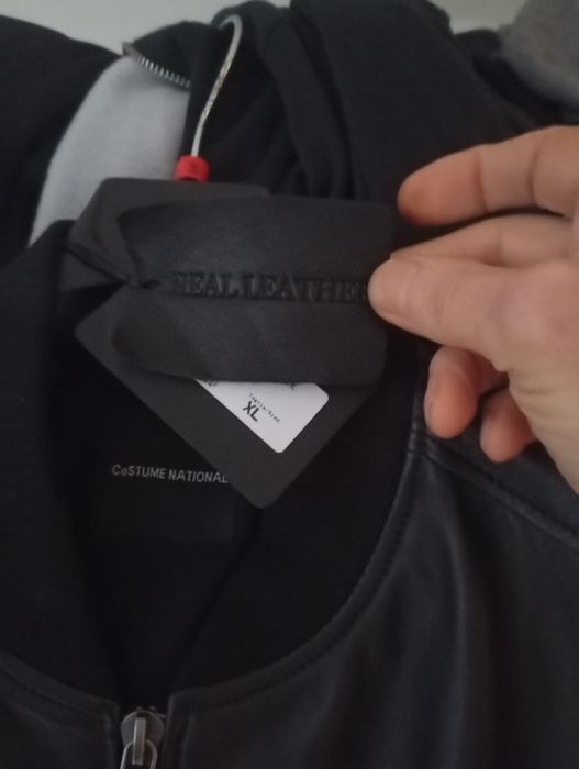 Кожаная куртка итальянского бренда.