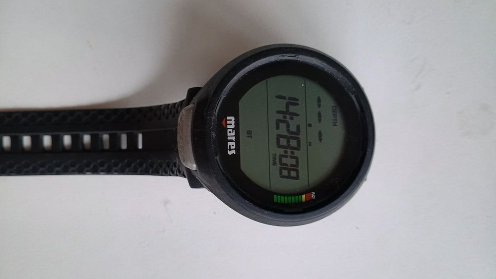 Дайвінг декомпрессиметр Mares Puck 4 та Suunto  Vyper 2