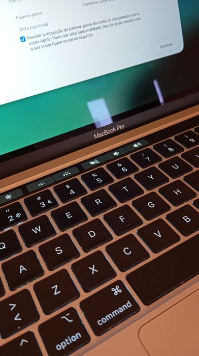 MacBook Pro M1 8gb RAM 512gb