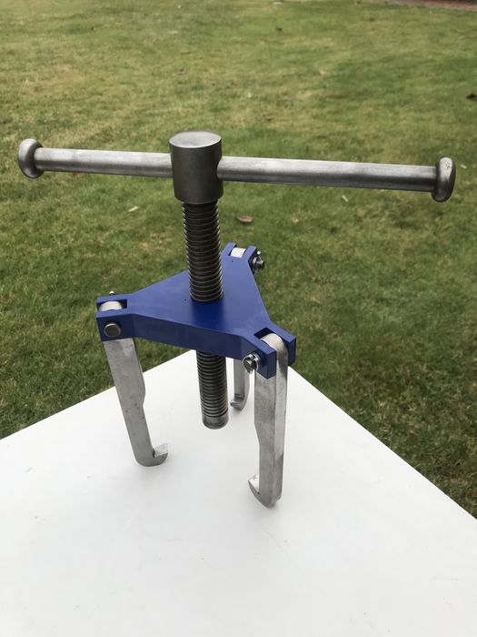 Sciagacz do lozysk i kol pasowych