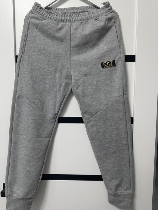 Костюм размер S.новый !