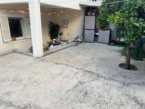 Apartamento T2 + pátio + Estacionamento
