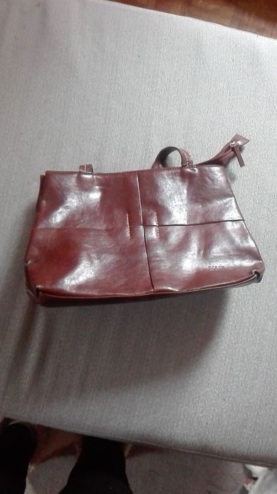 mala em pele castanha