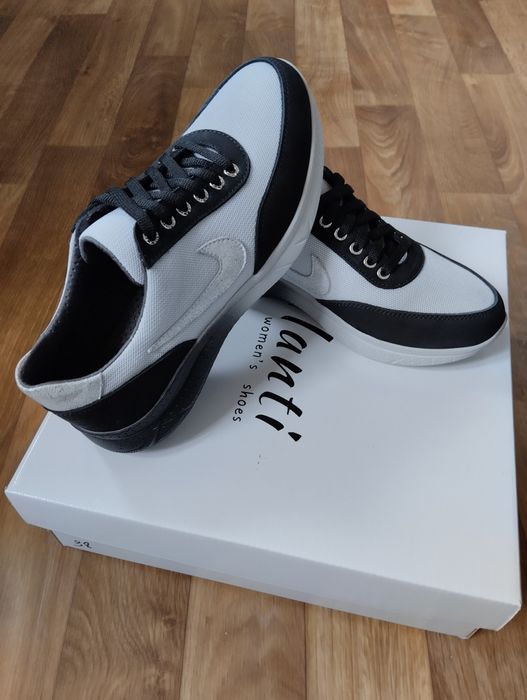 Жіночі кросівки 37розмір