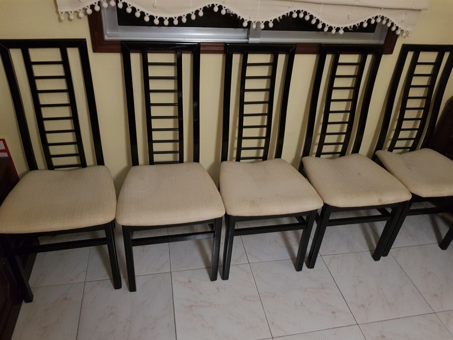 Mesa de sala com 6 cadeiras