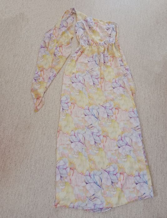 Sukienka letnia na jedno ramię maxi