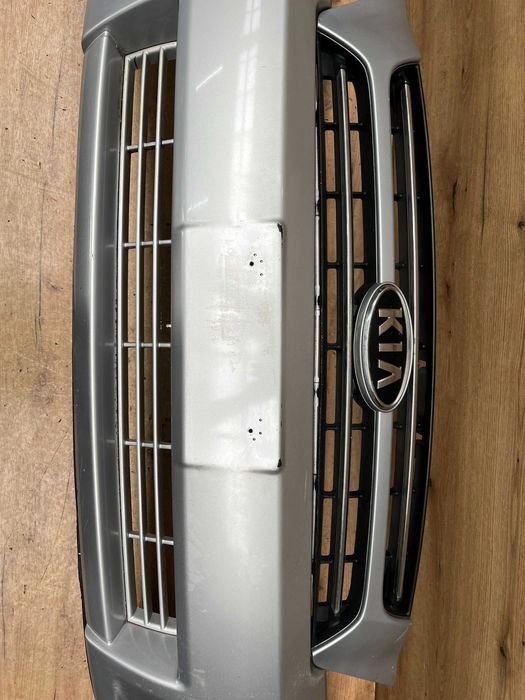 Zderzak przedni Kia Sedona