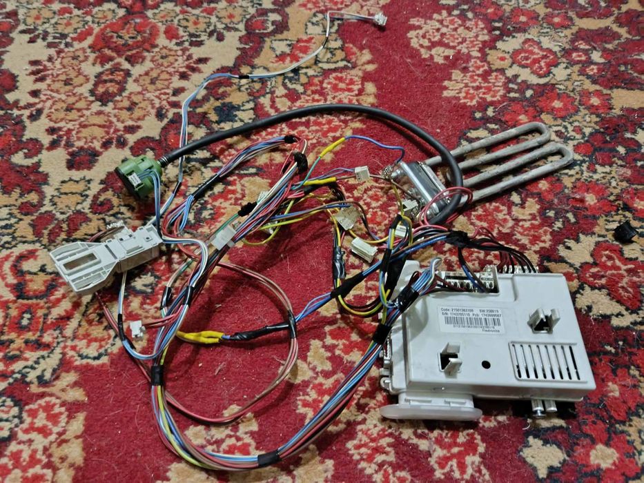 Запчасти  стиральной машины indesid iwsb50851 и подобной линейки