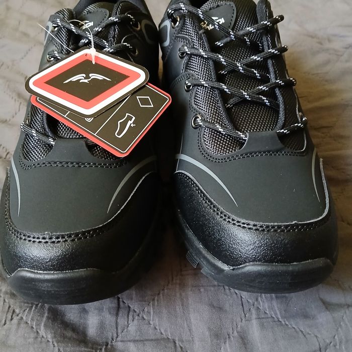 Sprzedam nowe buty trekkingowe męskie r.44