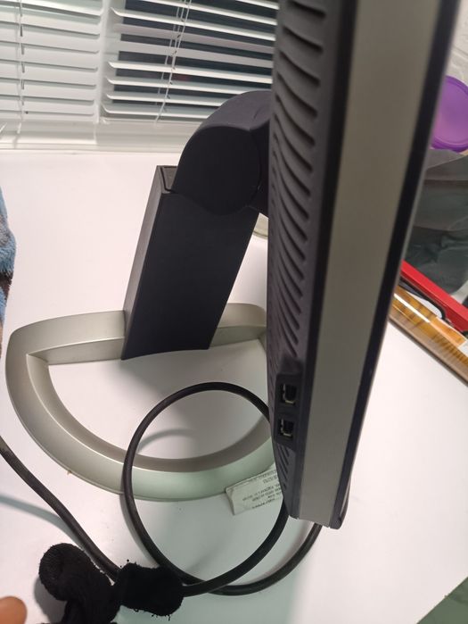 Монітор Dell 17зображення нормальне