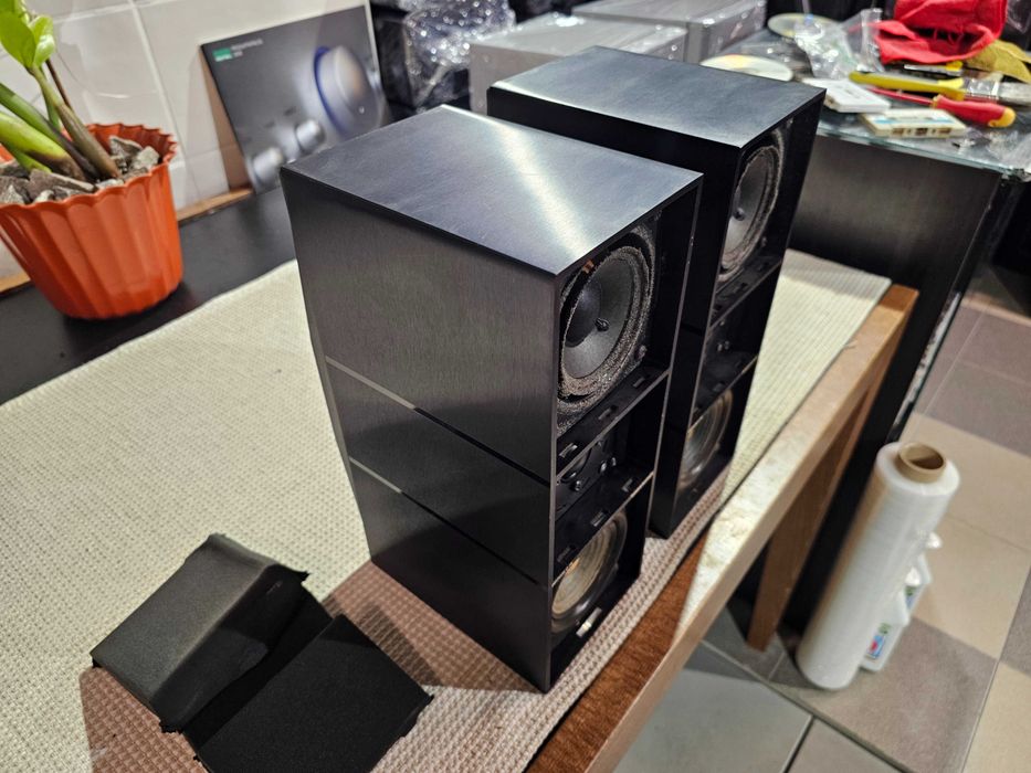 Металева акустика Bang & Olufsen BeoVox C75