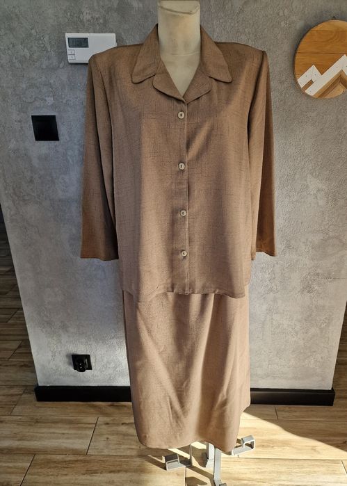 Cienka garsonka ze spódnicą midi 46