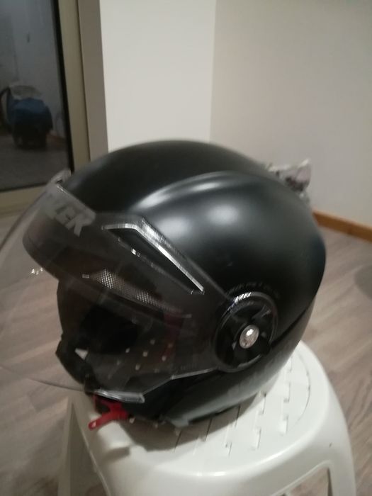 Capacete aberto com viseira