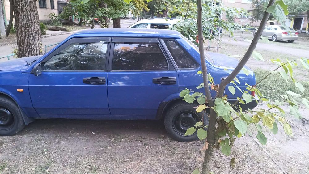 Продам ваз 21099.