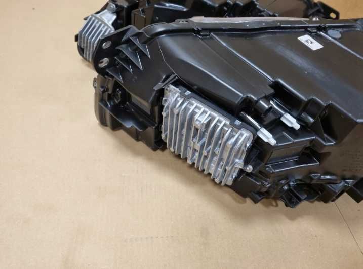 Volvo XC40 EX40 C40 Фари передні EU Mid Led Full Led Дорестайл