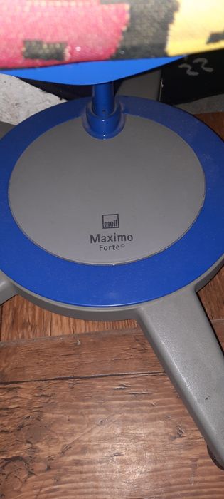 Krzesło obrotowe rosnące z dzieckiem