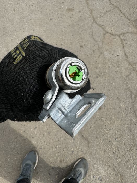 Шторка безопасности боковая правая Airbag Opel Zafira B