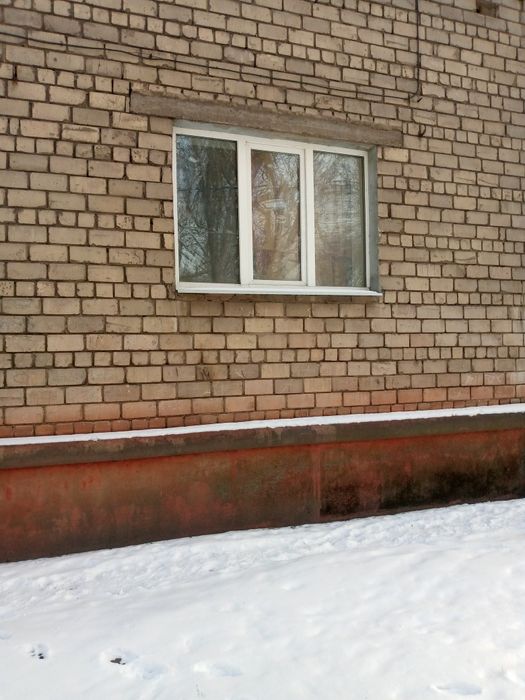 Продам 2-х комнатную квартиру на ДНЕПРОСТРОЕ ,улица Цветов! Н.К.