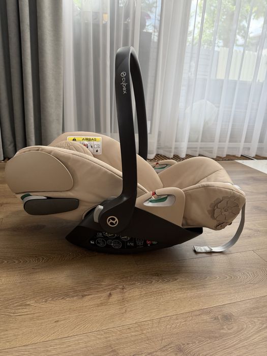 Автокрісло Cybex Cloud Z2 i-Size Simply Flowers Beige | Platinum