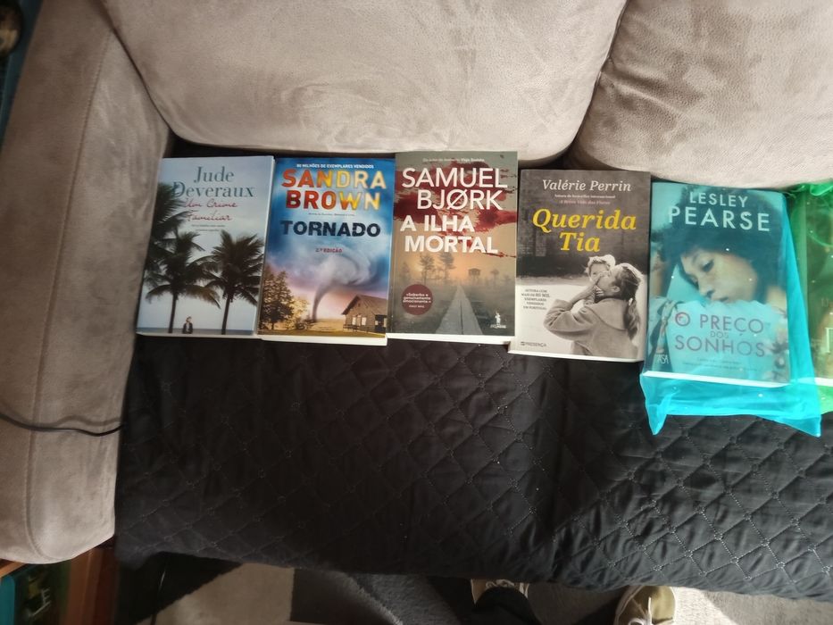 Livros de vários autores