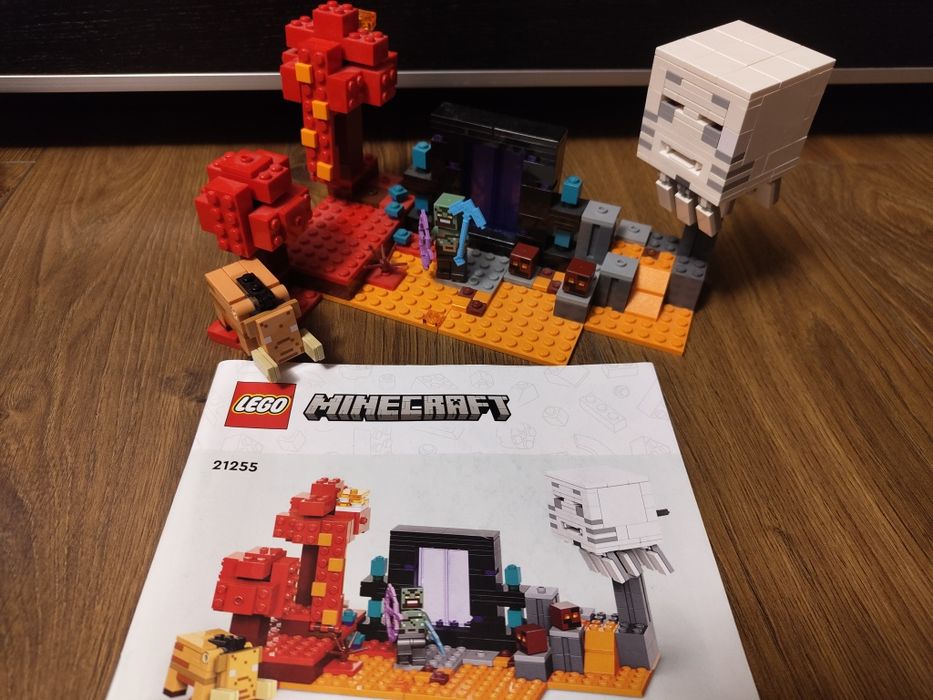 LEGO 21255 Zasadzka w portalu do Netheru